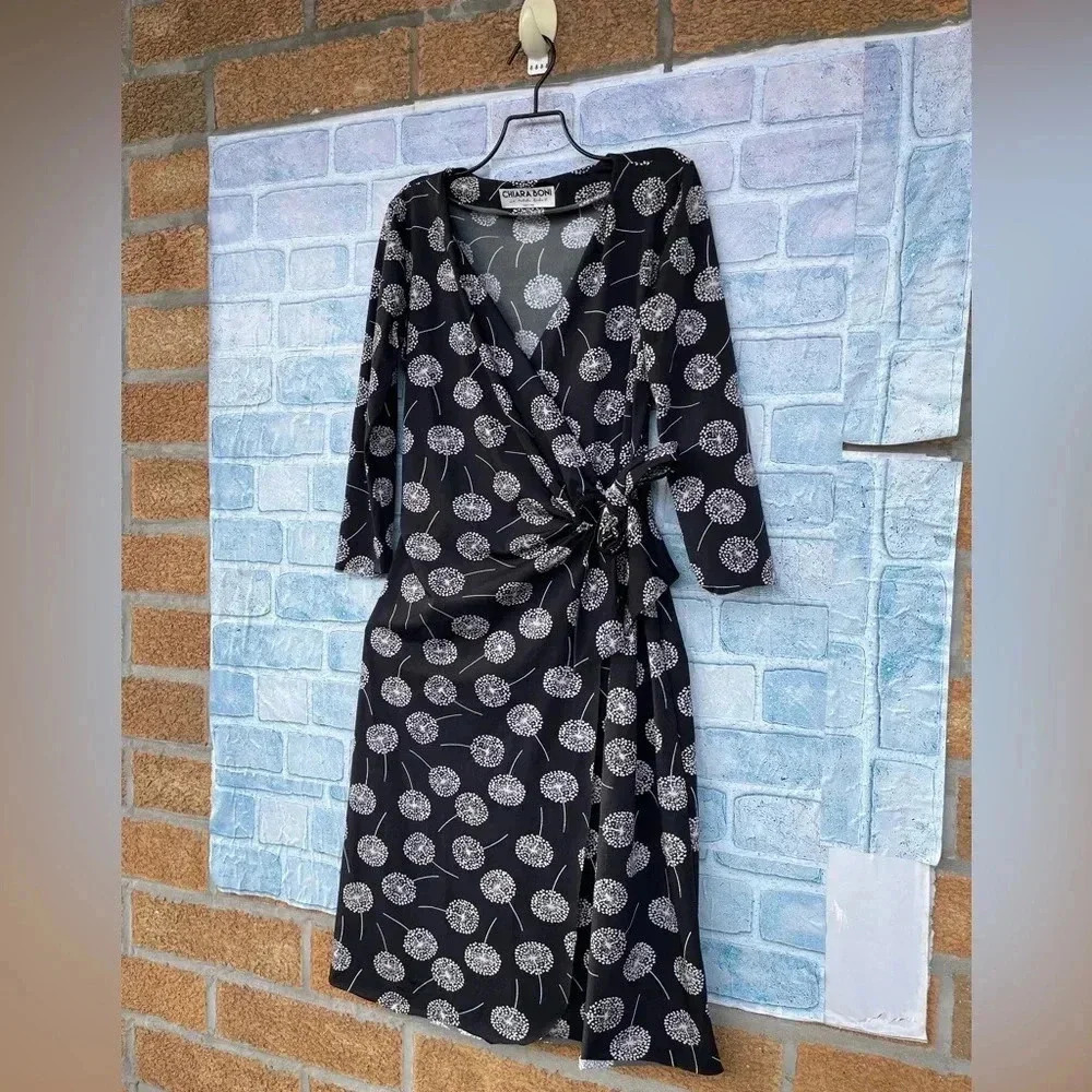 CHIARA BONI LA PETITE ROBE Abstract
Dandelion Flowers Pattern wrap dress 42/6 - Picture 5 of 14